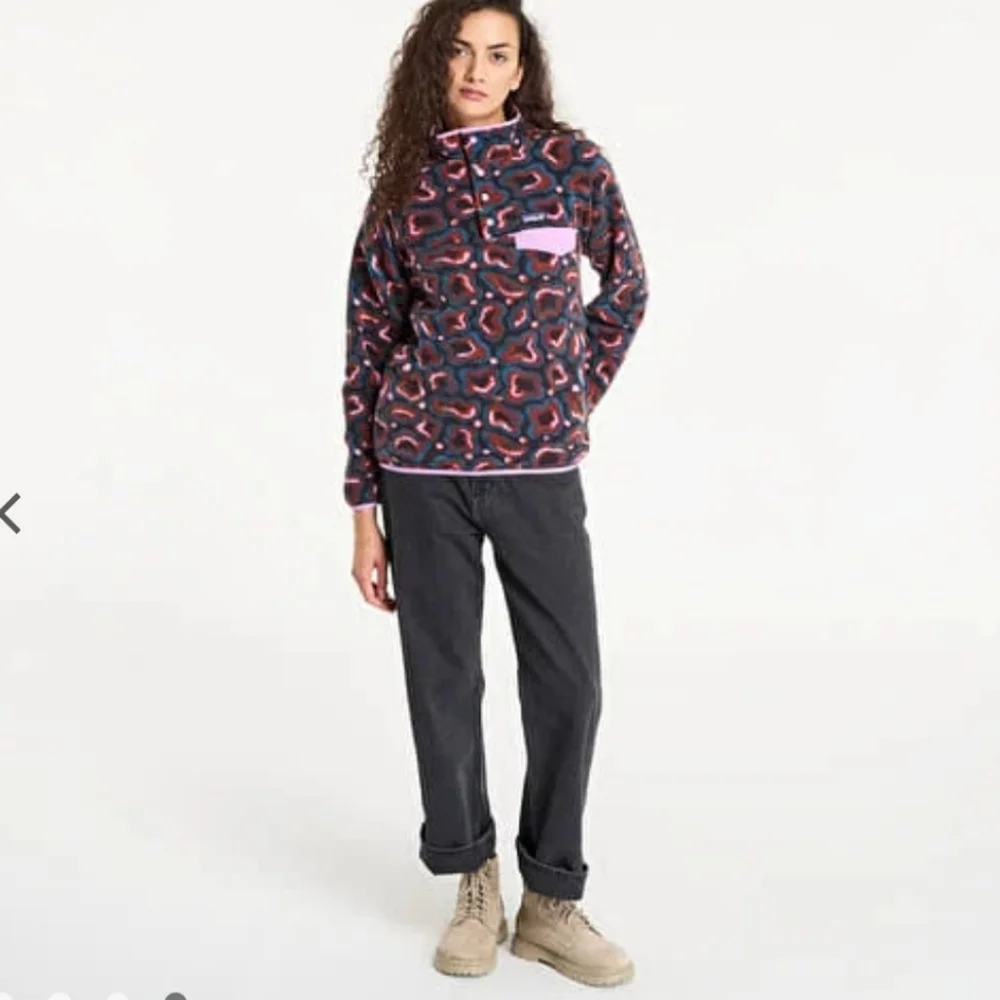 Patagonia Women's Lightweight Synchilla® Snap-T® Fleece Pullover - Picture 3 of 8